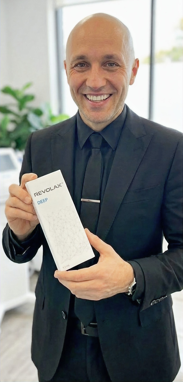 Michmel Revolax Photo_edited.jpg