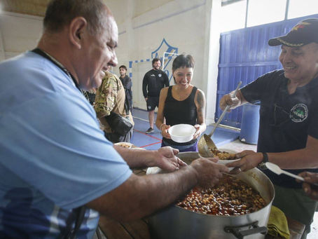 Mayra supervisó operativo municipal para atender la emergencia provocada por el temporal y la sudestada