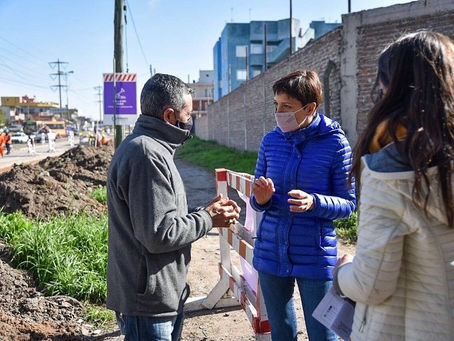 Mayra recorrió la obra de repavimentación y puesta en valor de la Avenida La Plata