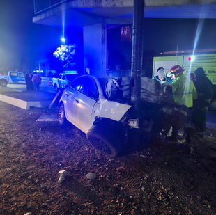 Tragedia en La Plata: un joven murió tras chocar contra una columna
