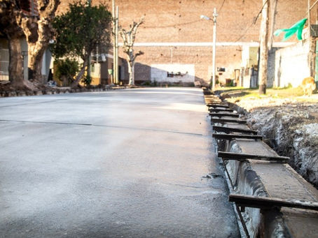 Continúan las obras del plan de asfalto en Quilmes Oeste y en el barrio Villa La Florida