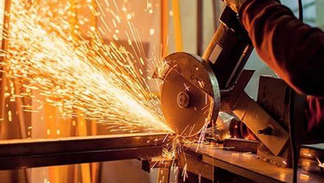 Según la UIA, la actividad industrial cayó 1,8% en junio y cerró un primer semestre en rojo