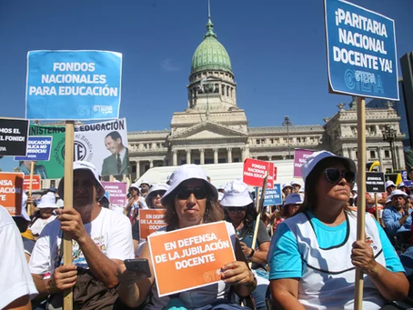 Tras el anuncio de dos días de paro, el Gobierno convocó a la mesa del salario docente