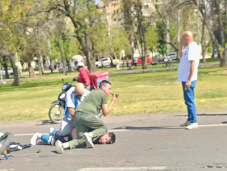 Un grupo de vecinos lincharon a un delincuente que le había robado la moto a un delivery
