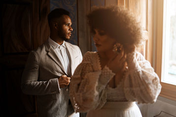 Portfolio Bild Hochzeitsfotografin Freiburg Getting Ready Braut und Bräutigam