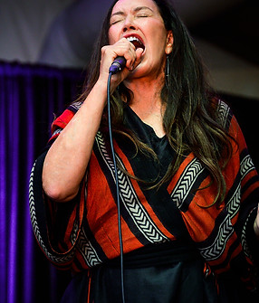 Toni Childs.jpg