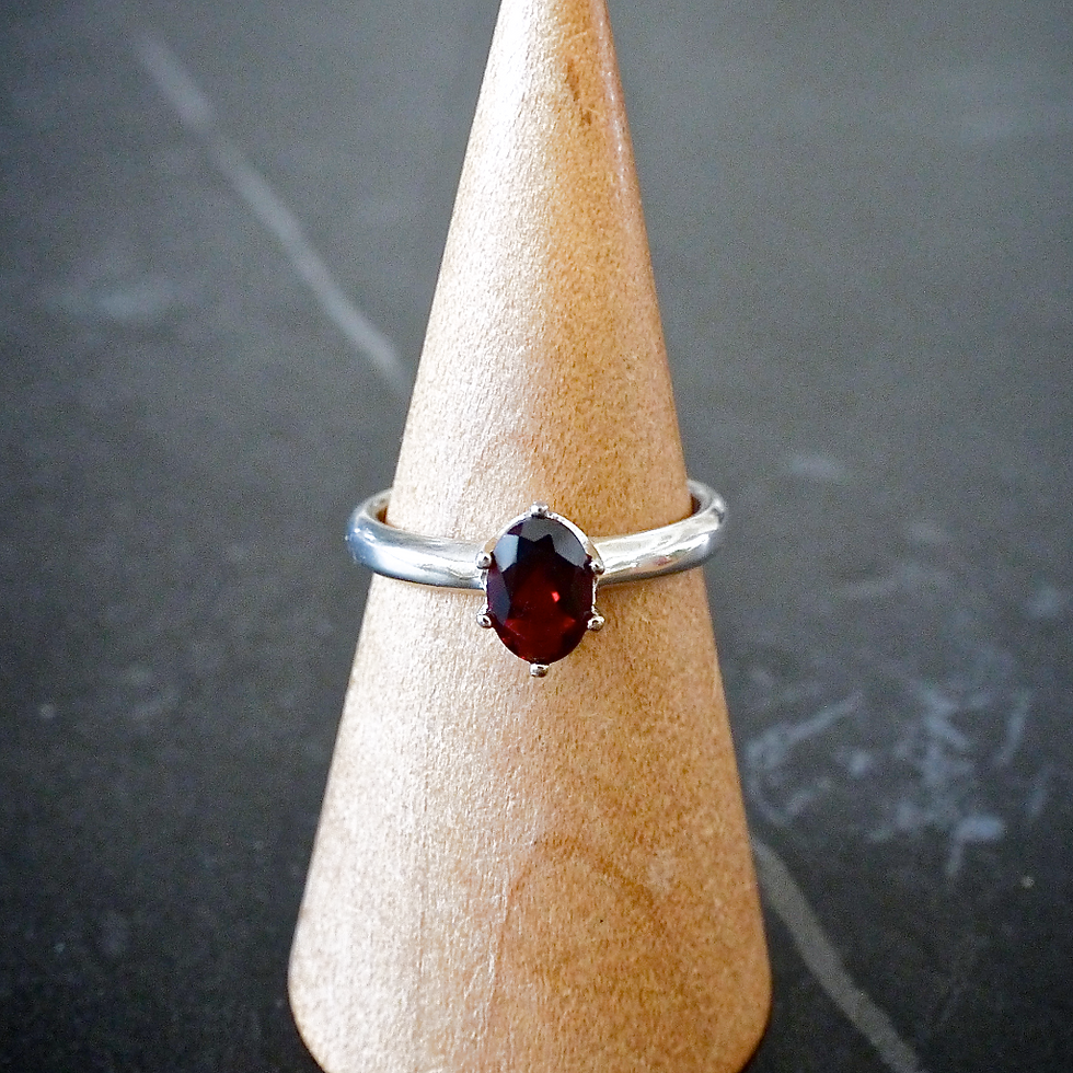 Thumbnail: Monsteraleaf ガーネット オーバル ファセット カット プロング リング 7x5mm 天然石 ファッション ジュエリー