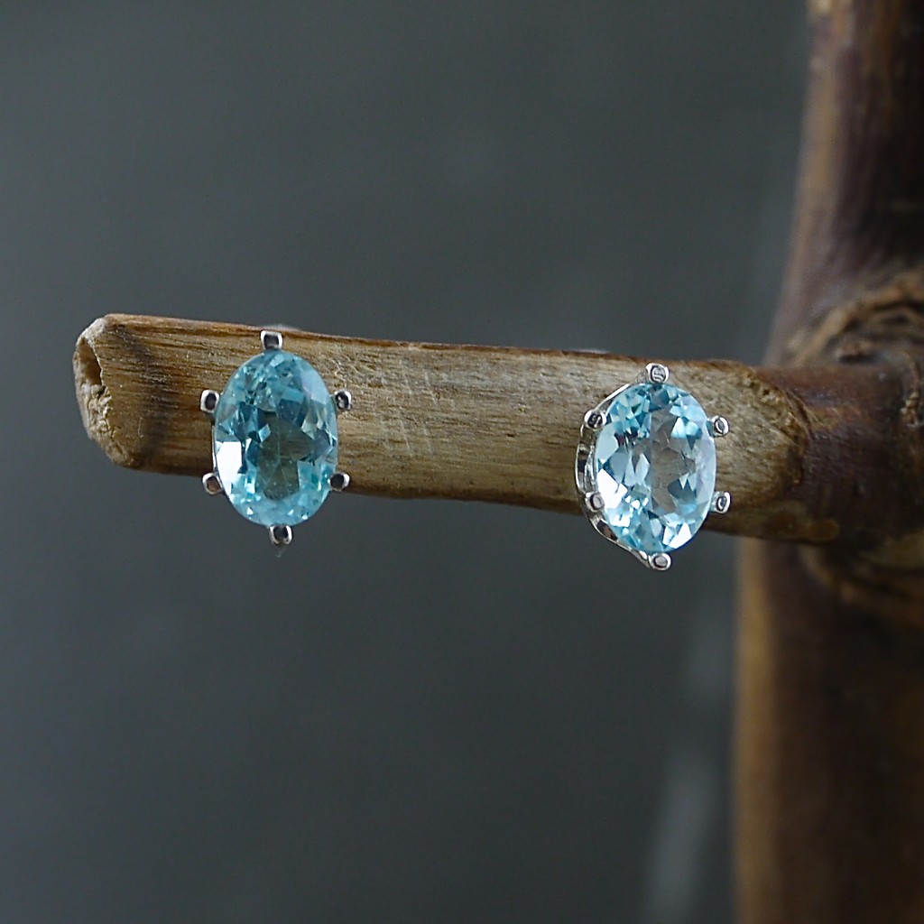 Monsteraleaf スカイ ブルー トパーズ ピアス オーバル 天然石ジュエリー ファセット カット 立て爪 シルバー