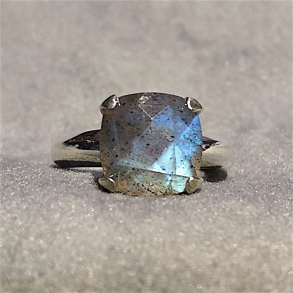 Thumbnail: Monsteraleaf ラブラドライト クッション カット スクエア プロング ファッション リング 10mm グレー  SV925 天然石 ジュエリー