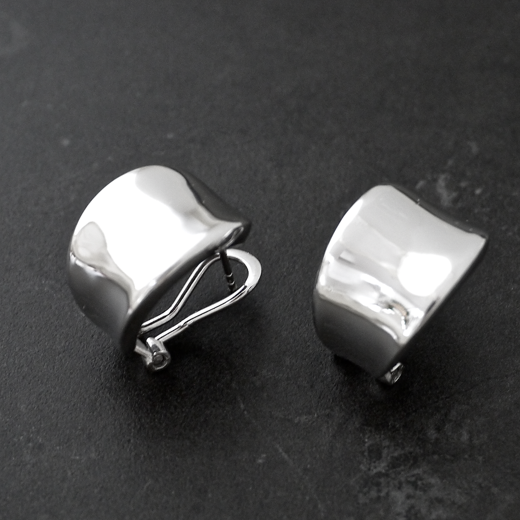 Monsteraleaf シルバー コーンケイブ オメガクリップ ピアス 天然石ジュエリー