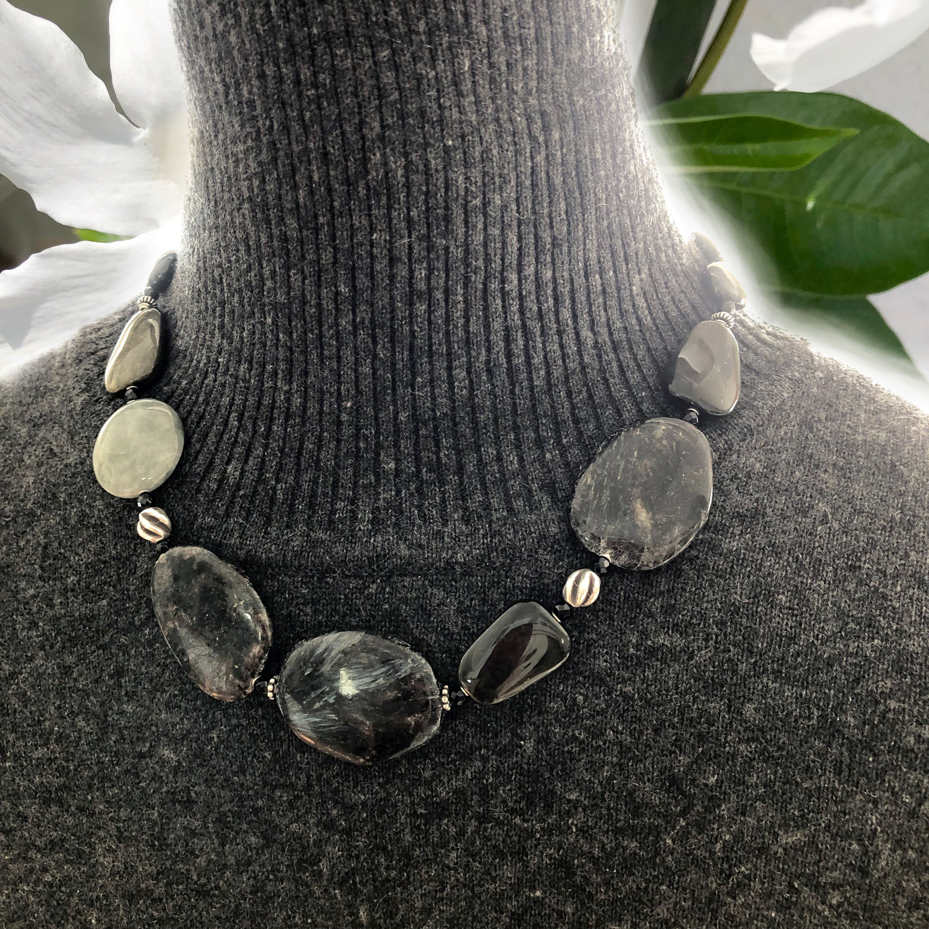 Monsteraleaf ピエール 大ぶり ネックレス ブラック グレー 天然石ジュエリー