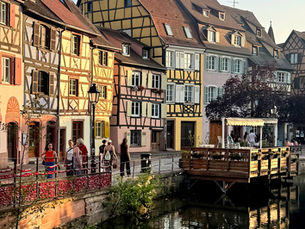 Colmar: la ciudad que combina historia, vino y fachadas de colores de postales de cuento