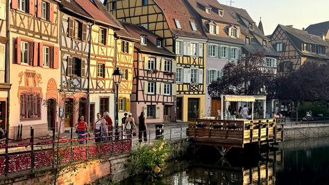 Colmar: la ciudad que combina historia, vino y fachadas de colores de postales de cuento