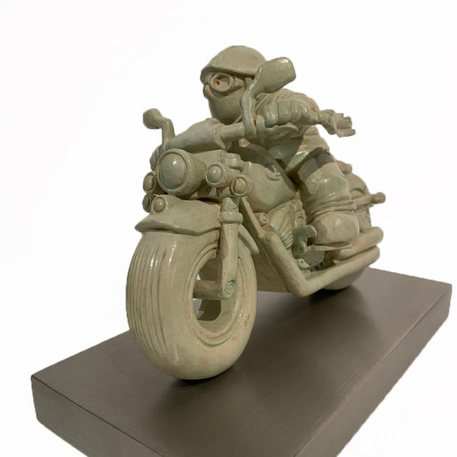 Rodrigo de la Sierra, Timo riders, 2019, bronce y acero inoxidable, 20 x 14.5 x 11 cm.jpg