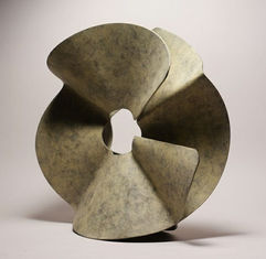 Ernesto Álvarez, Portal 9, 2020, latón patinado, 28 x 29 x 12 cm.jpeg