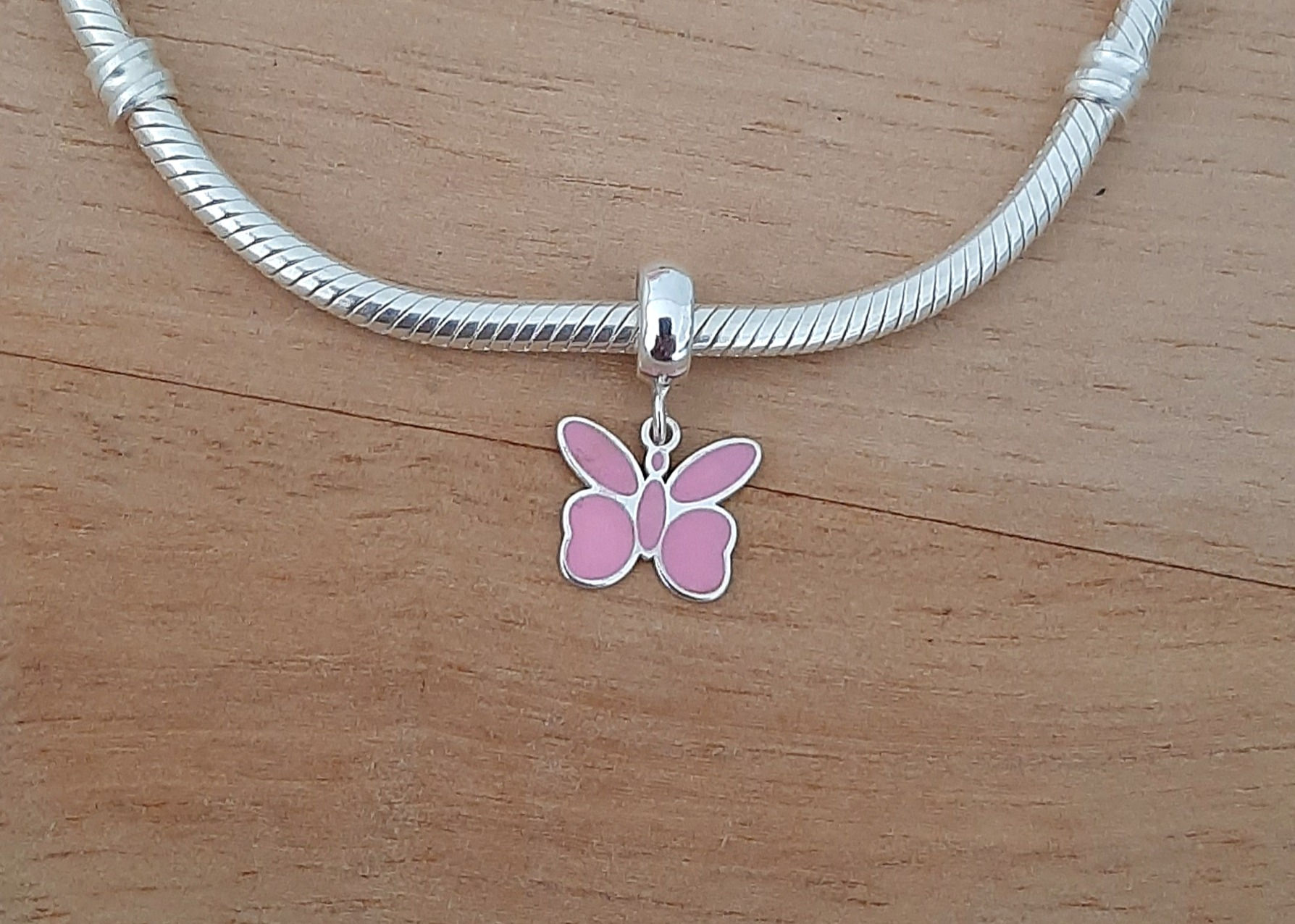 Berloque borboleta colorida