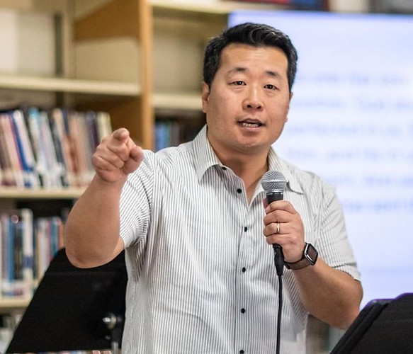 Pastor_Ken_Roh_edited.jpg