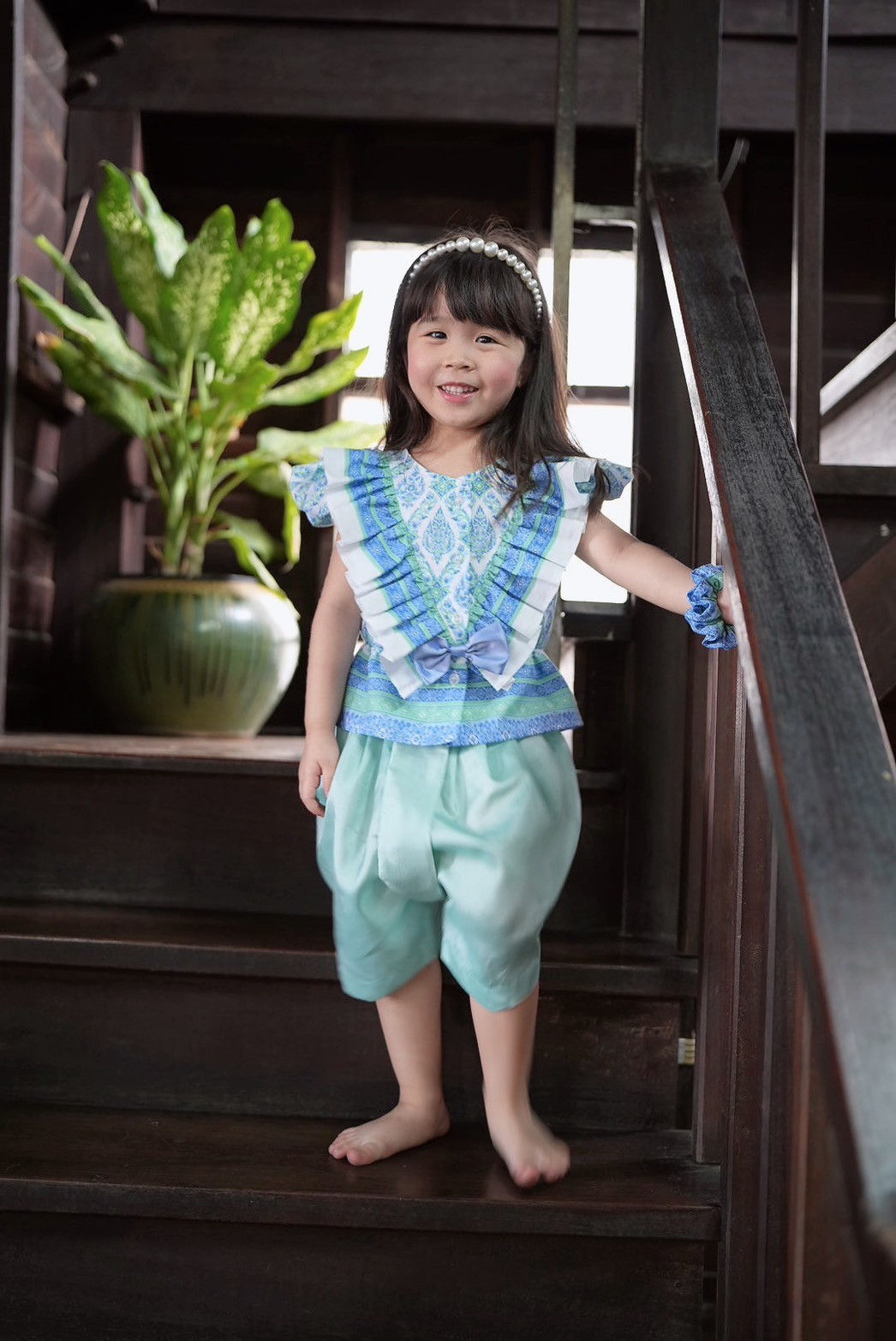 ชุดเด็กหญิง ลายรักษ์ สีเขียวมิ้นท์