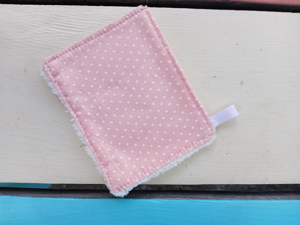 Lingettes démaquillantes réutilisables à points roses