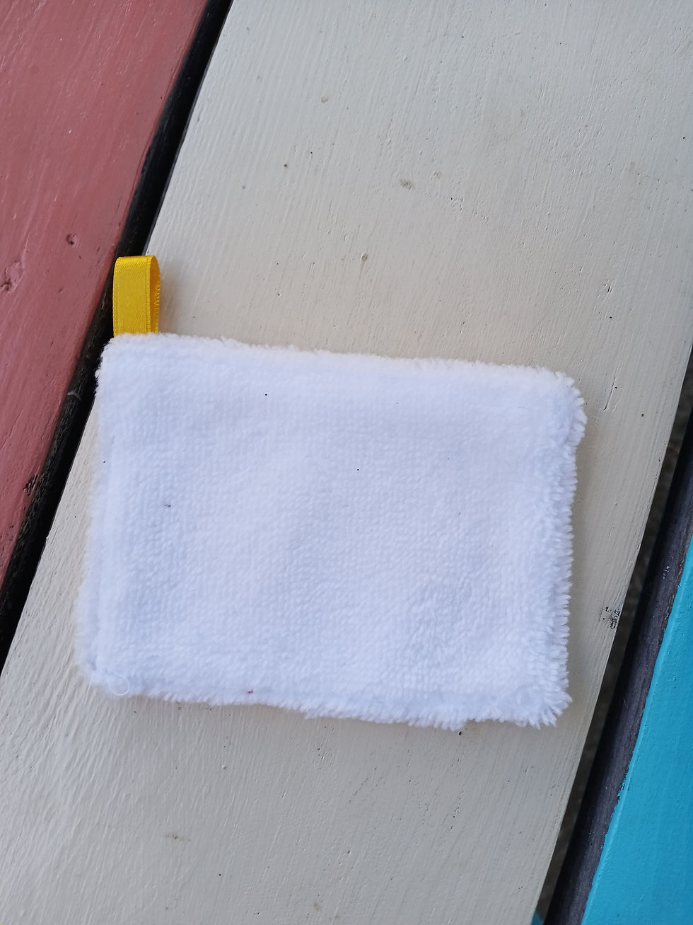 Lingettes démaquillantes réutilisables a point jaune côté bambou