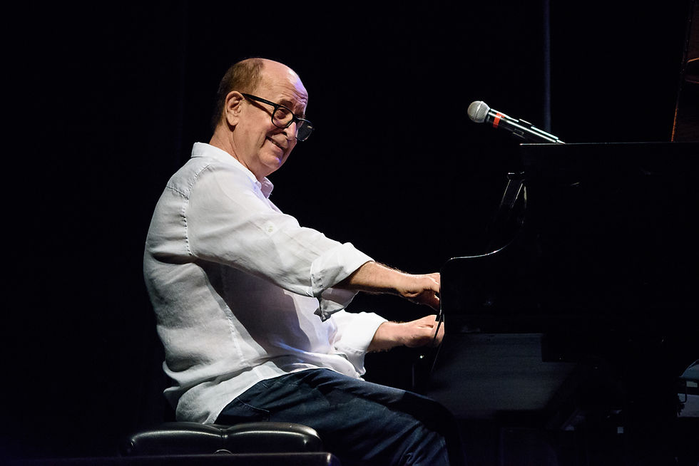 Antonio Adolfo y “OBA (Bafo de Onça)”: una oda jazzística al carnaval que late bajo la piel