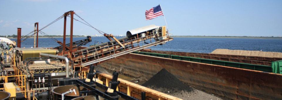 Industrial machinery for dredging management