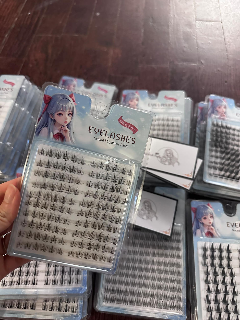 Thumbnail: Lash Strip Cutter