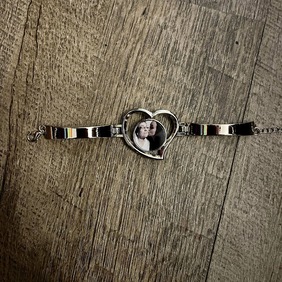 Thumbnail: Heart Bracelet