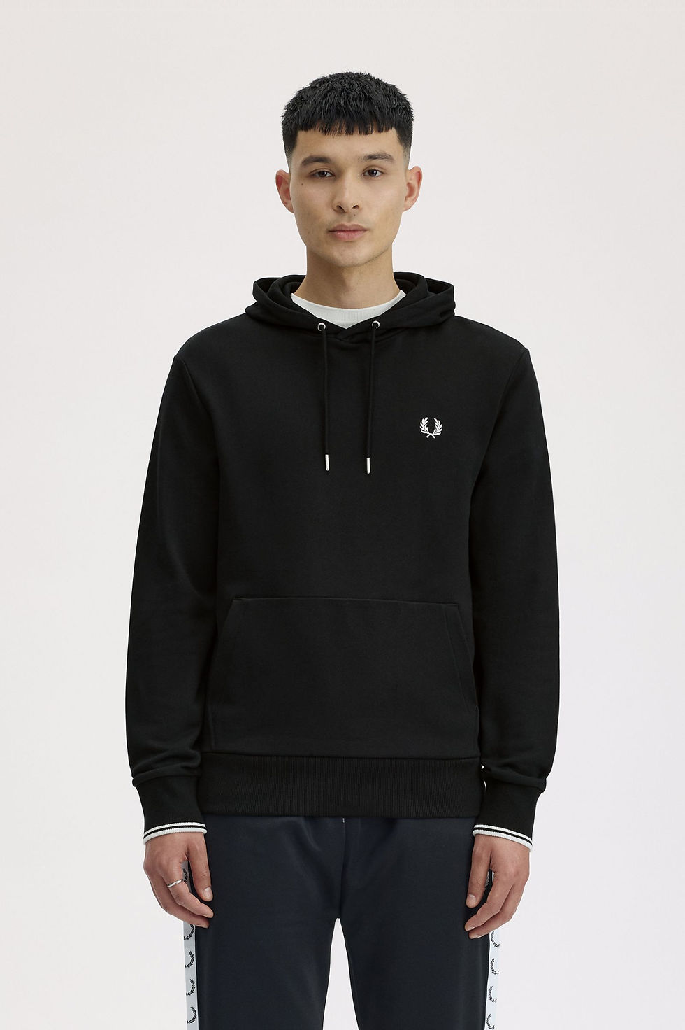 Thumbnail: Fred Perry Ανδρικό Φούτερ Με Κουκούλα Tipped Hooded Sweatshirt M2643-102