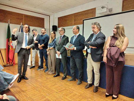 Assembleia Municipal de Faro entrega a Constituição da República no Agrupamento Escolas Pinheiro e Rosa