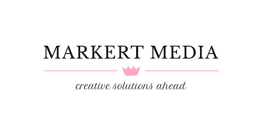 Markert Media, schwarzer Schriftzug mit pinken Linien und pinker Krone