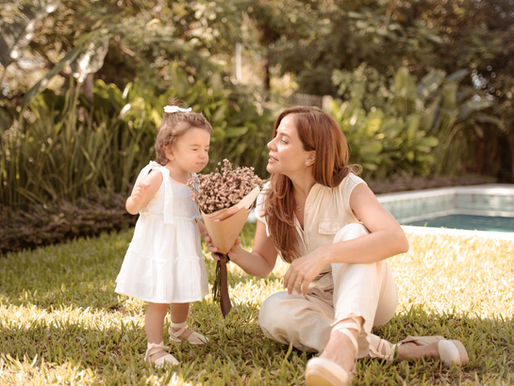 En cada paso... está mamá
