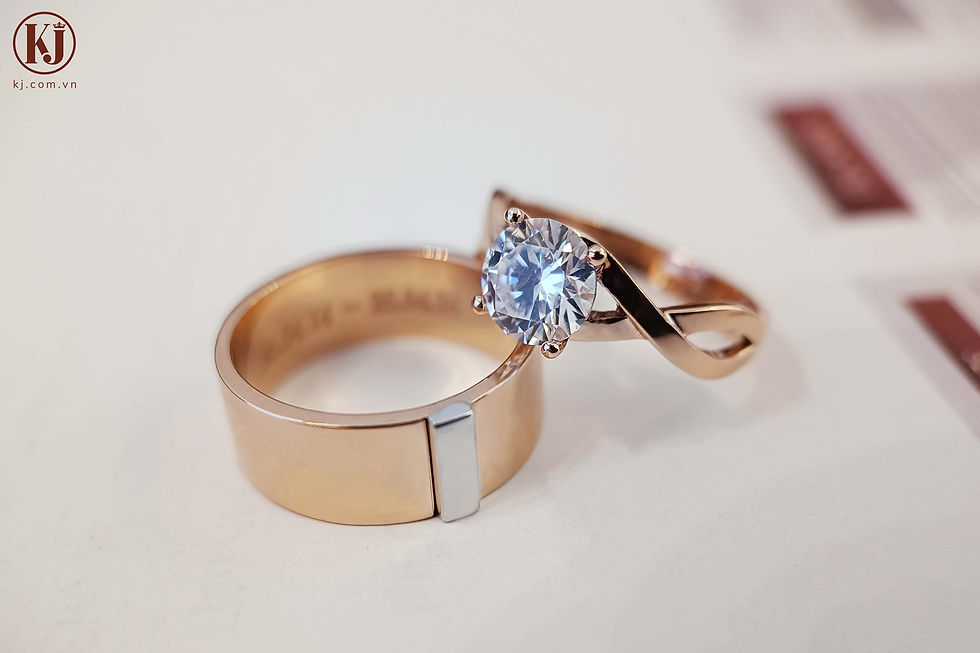 Nhẫn cưới có cần phải giống nhau không?