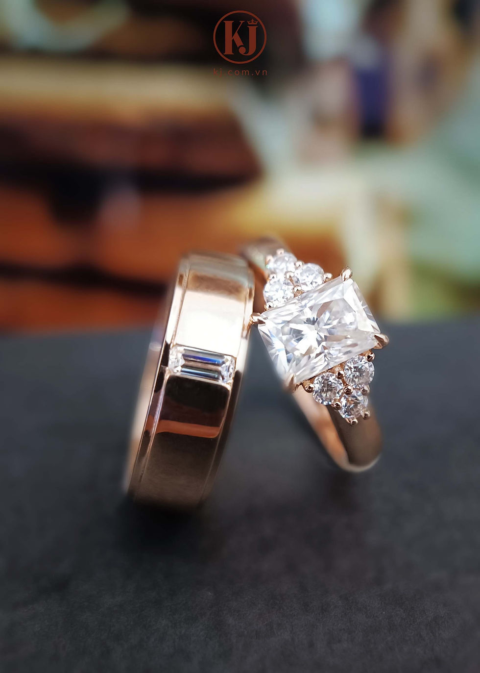 Nhẫn cưới có cần phải giống nhau không?