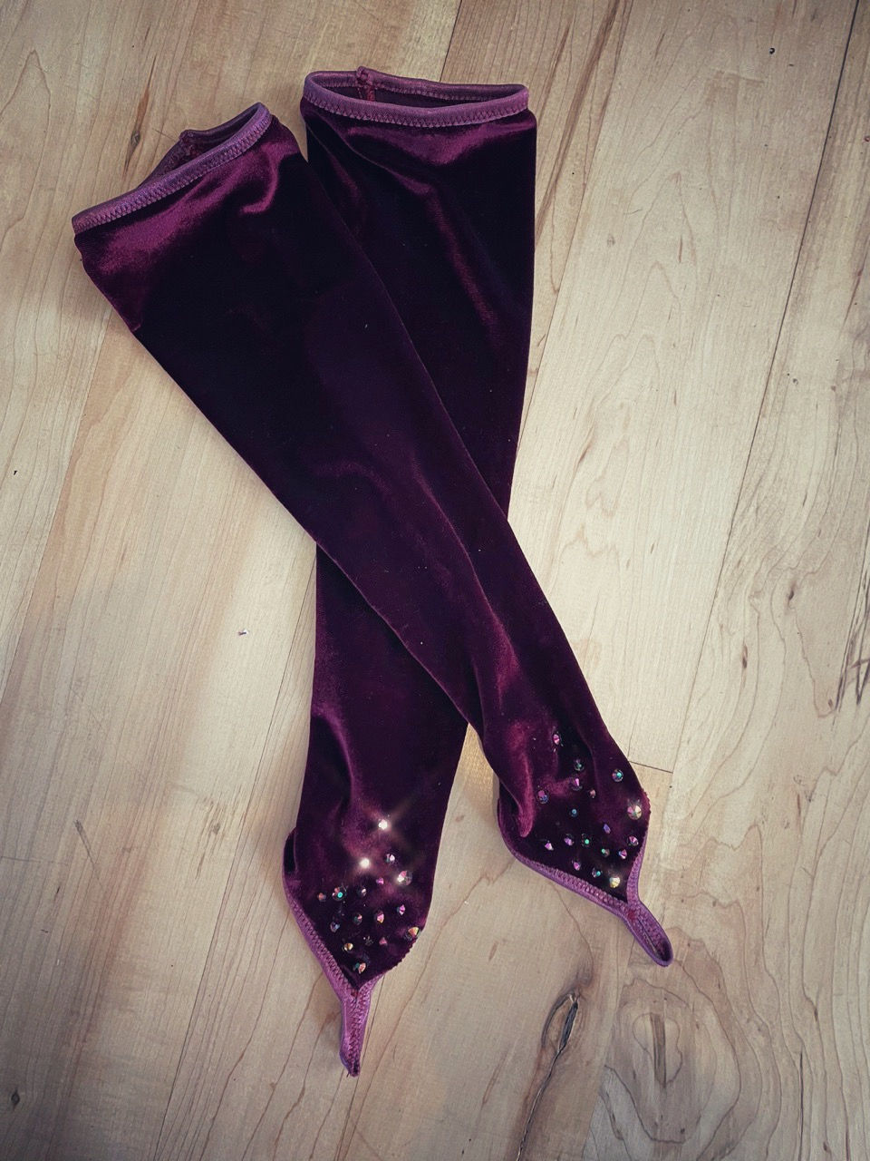 Thumbnail:  "Baroque" burgundy
