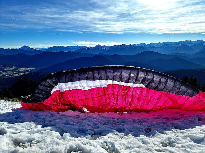 Paragliding_pink.jpeg