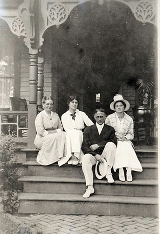 Children of Henry Lamar and Alice Gudger on the front steps of their home at 89 Montford Ave.
Photo courtesy NC Room, Pack Memorial Library