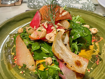 pear and fennel salad with arugula, hazelnuts and cilantro