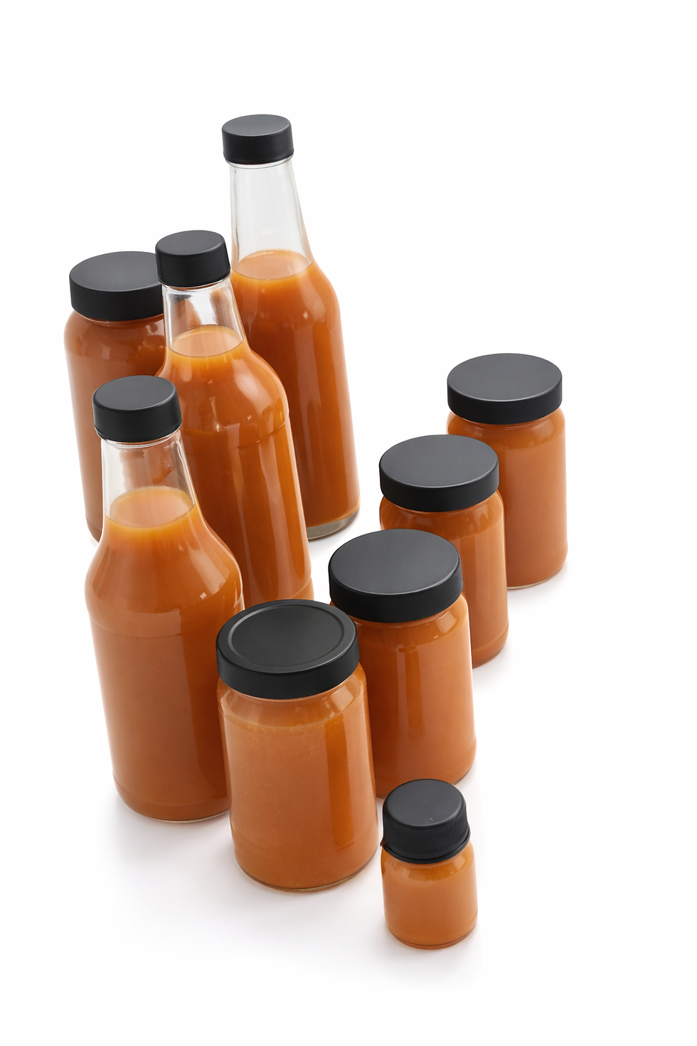 Diferentes envases de pegamento amarillo para tapicería, listos para diversas necesidades y proyectos.