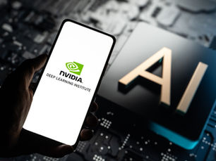 InfiniBand design for NVIDIA H100H200 GPU clusters, 400G800G NDR networking with Quantum-2 switches, ConnectX-7 NICs, Clos topology, breakout AOC cabling, and NCCL performance optimization for AI and HPC. server-parts.eu.
