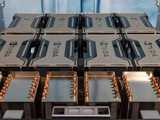 GPU server cluster with NVIDIA A100 and H100 for LLM training, multimodal AI models, HPC workloads; features NVLink, InfiniBand, Dell PowerEdge XE8545, HPE Apollo 6500, Lenovo ThinkSystem SR670, high-memory AI infrastructure. server-parts.eu refurbished