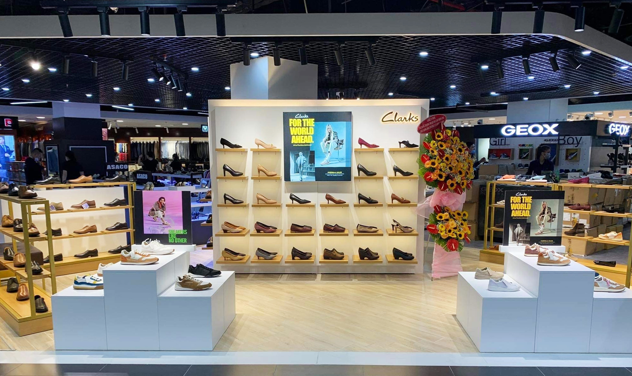 clark outlet near me