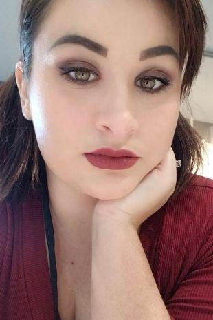Holly McFadden (Guess)