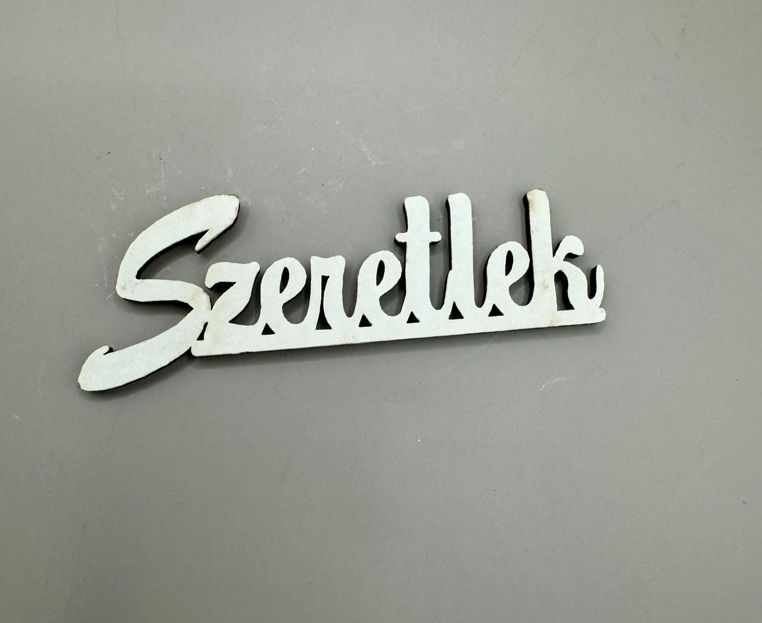 Fehér szeretlek felirat