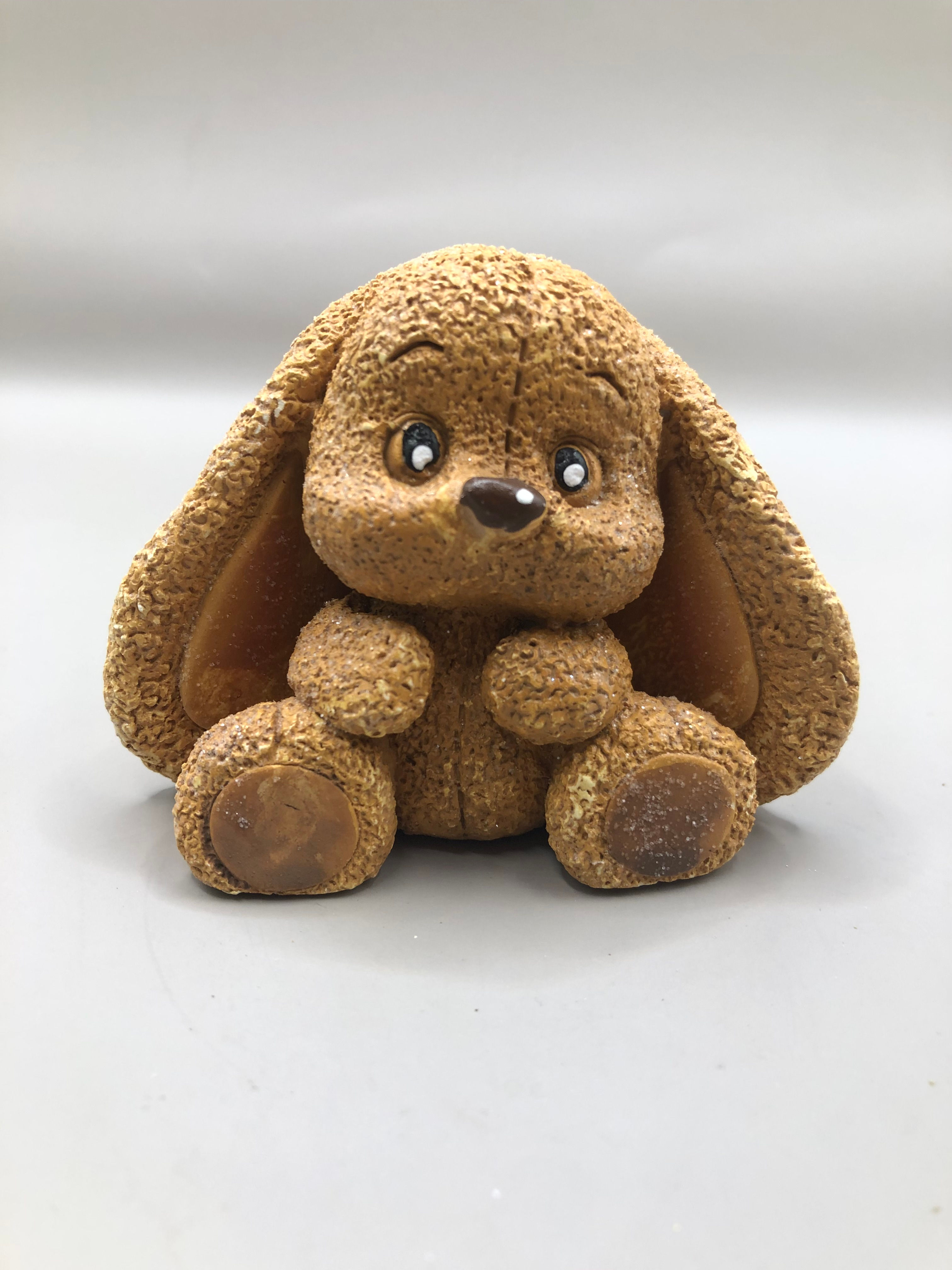 Barna nyuszi hosszú fülekkel