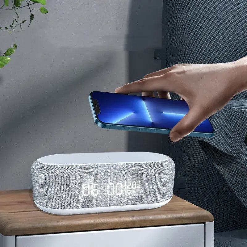 サムネイル： 4 in 1 Wireless Charger