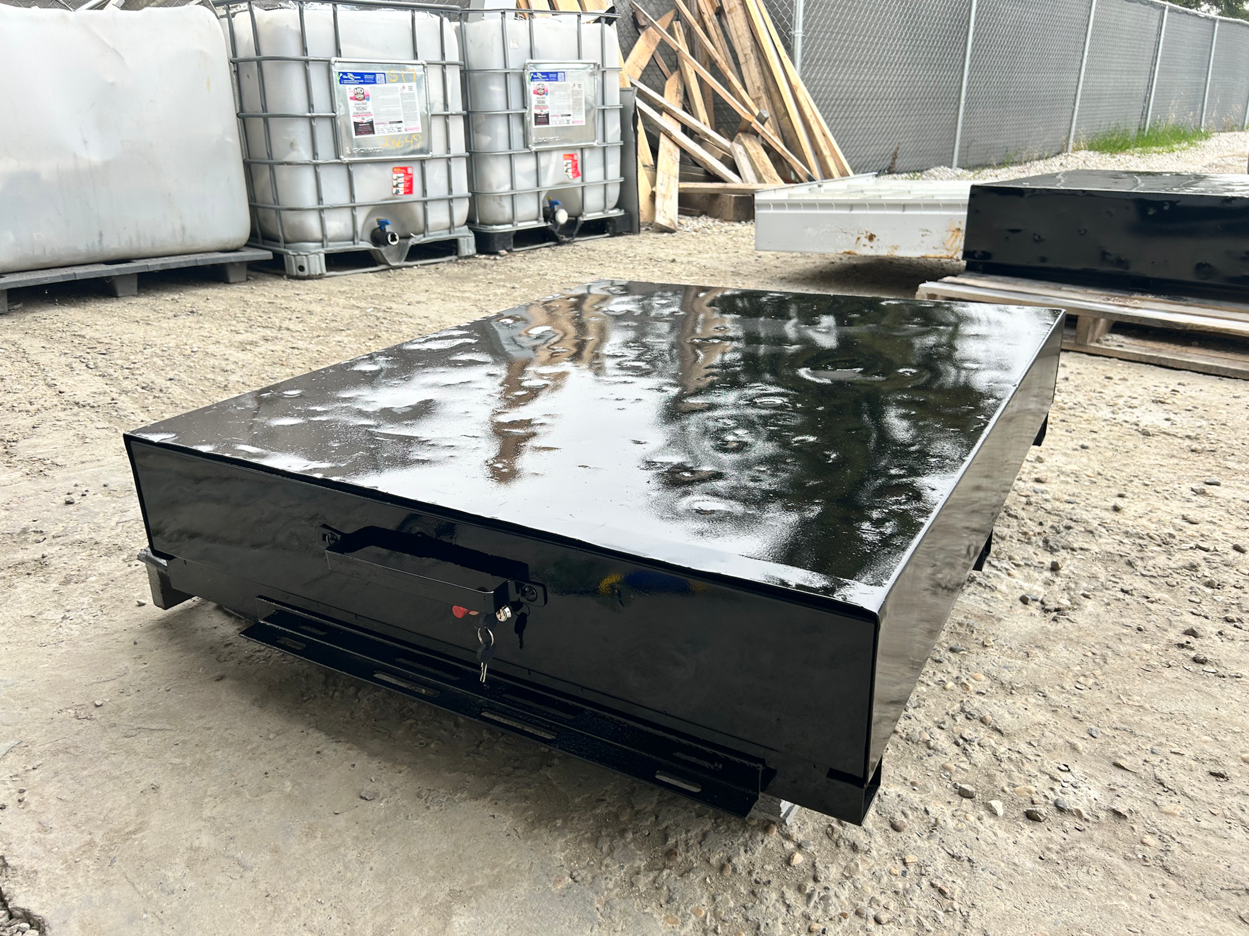 SKU526 - Sandblasted and Repainted 40” x 48” x 9.5” Rat Pack