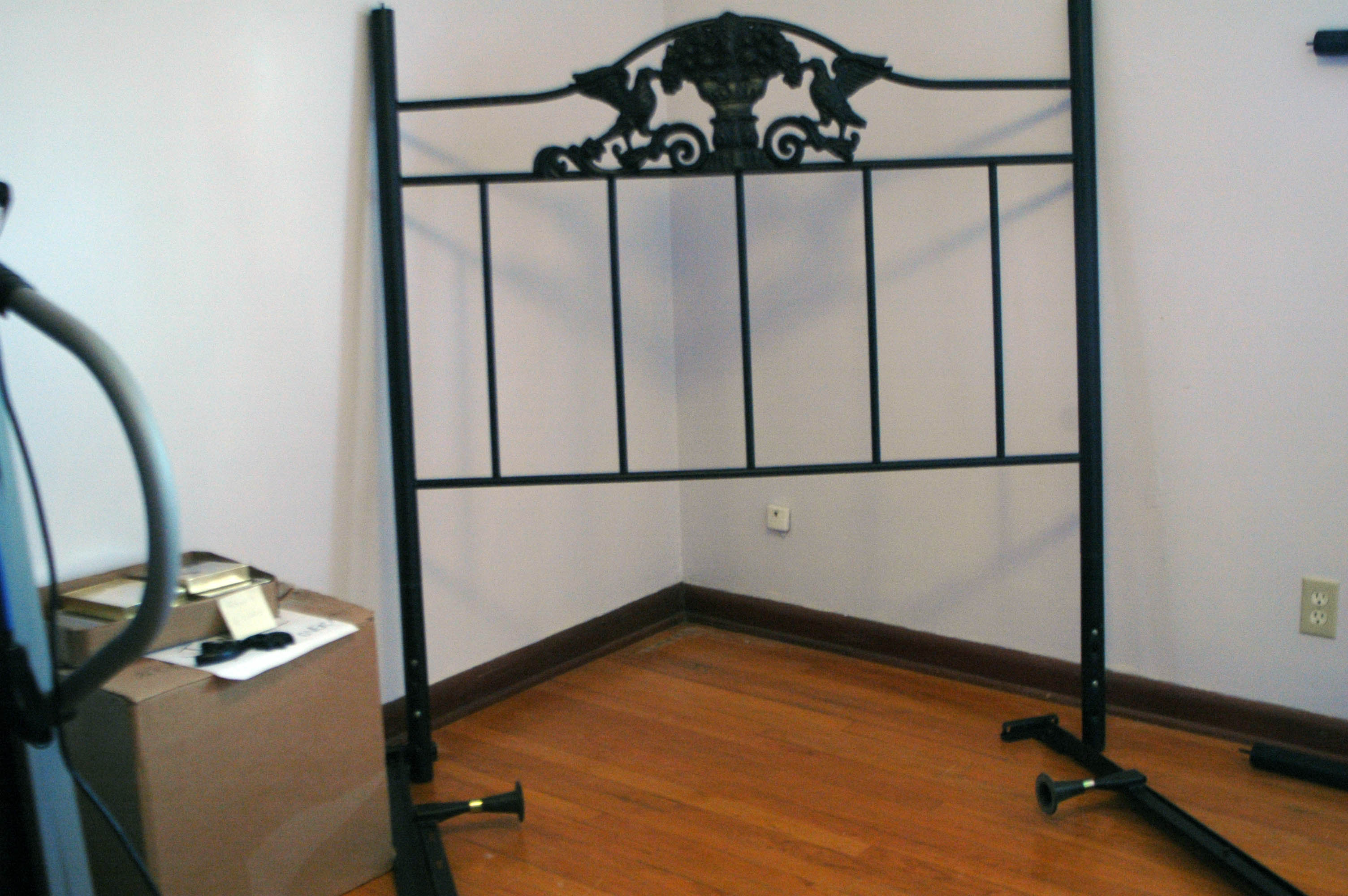 03-21-09-N-Bedroom-4.jpg