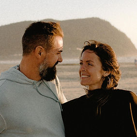 Dan & Danielle Friess on the beach in 2020.