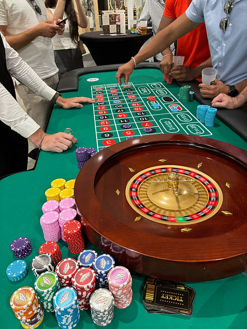 Jetons + Roue roulette ae casino dijon.JPG